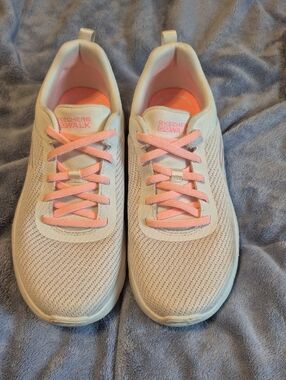 Skechers Breathable Mesh Trainers in Cream and Pink